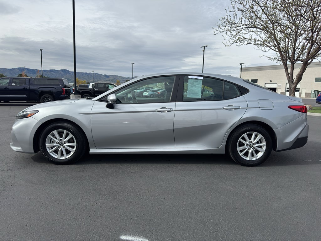 2025 Toyota Camry Hybrid LE