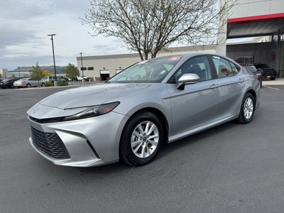 2025 Toyota Camry Hybrid LE