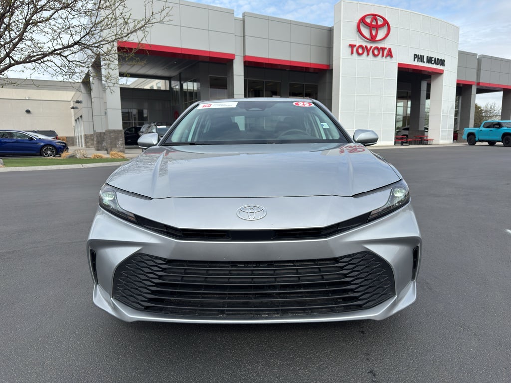 2025 Toyota Camry Hybrid LE