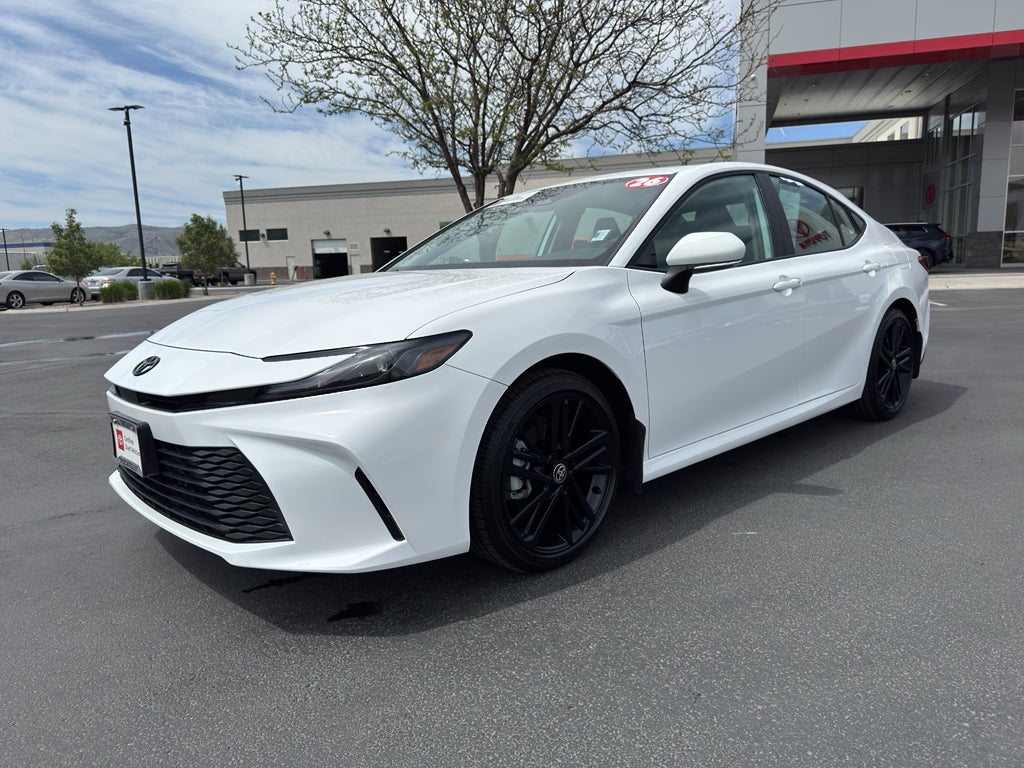 2026 Toyota Camry Hybrid LE