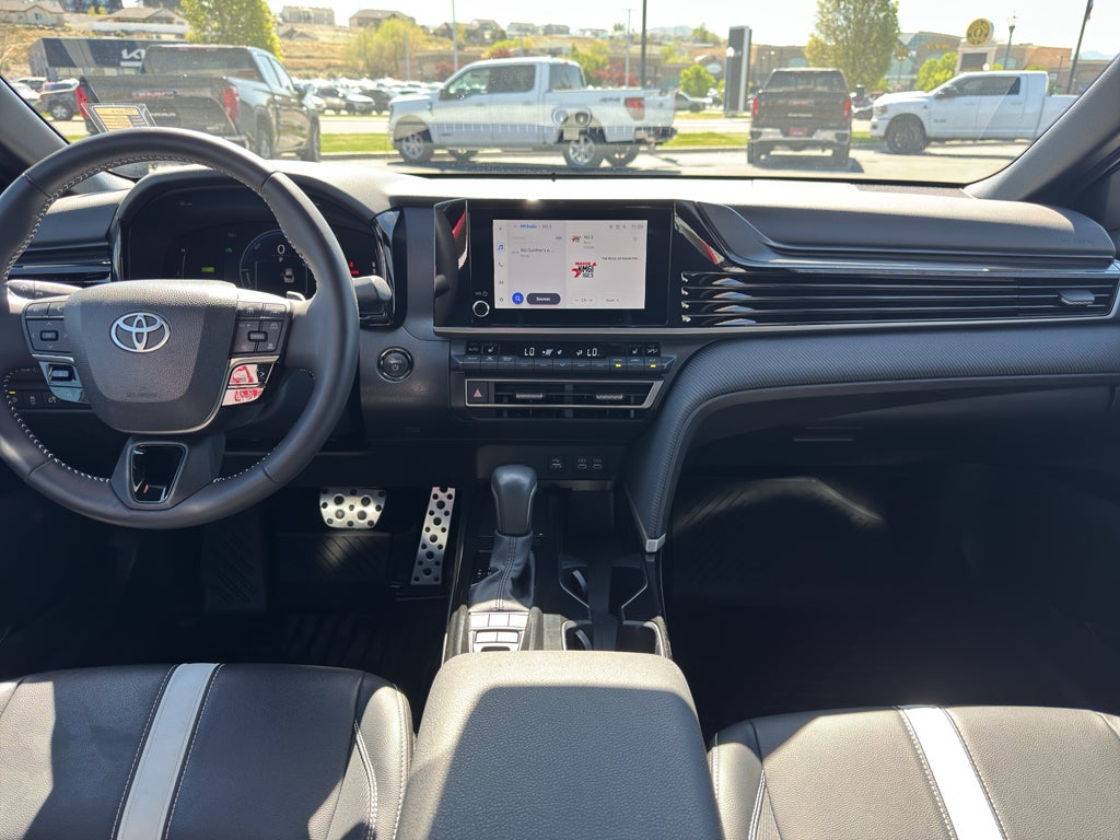 2025 Toyota Camry Hybrid SE