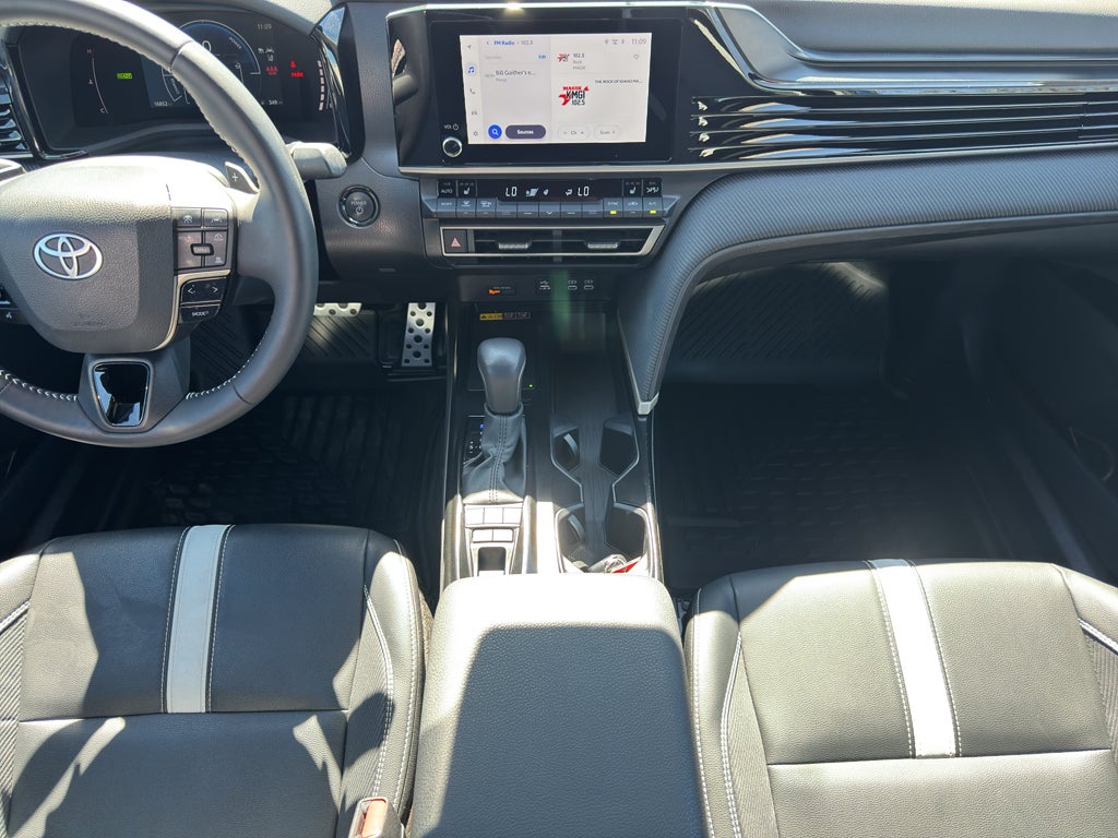 2025 Toyota Camry Hybrid SE