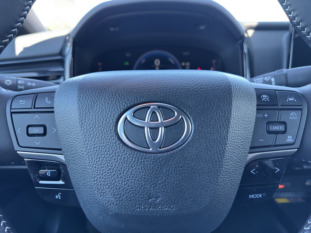 2025 Toyota Camry Hybrid SE