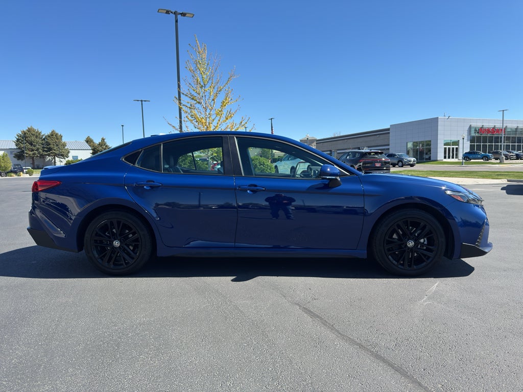 2025 Toyota Camry Hybrid SE