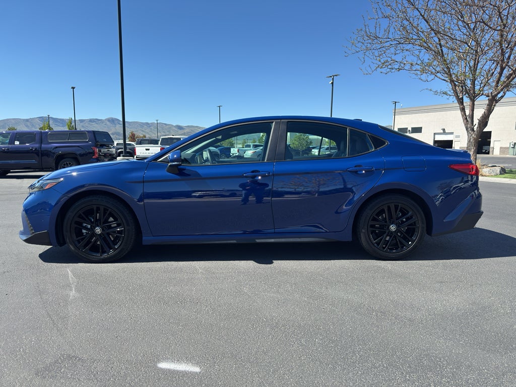 2025 Toyota Camry Hybrid SE