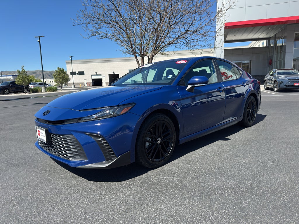 2025 Toyota Camry Hybrid SE