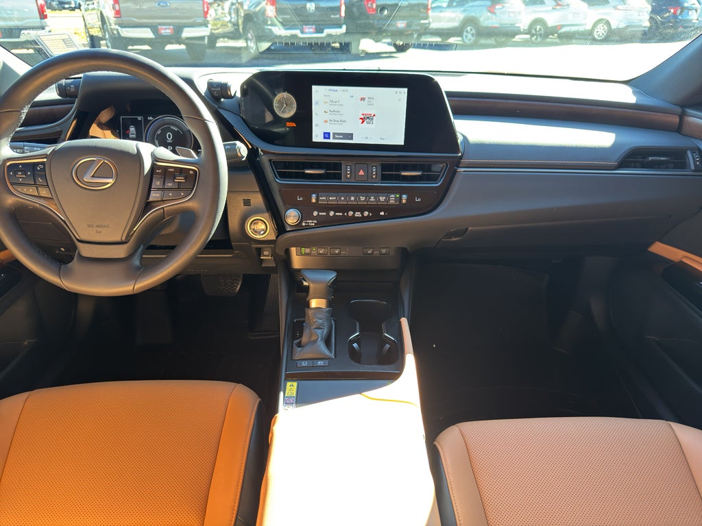 2024 Lexus ES 300h Premium