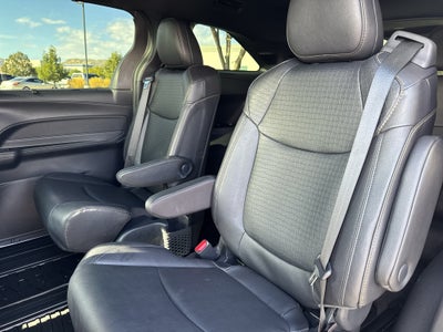 2025 Toyota Sienna Woodland Edition