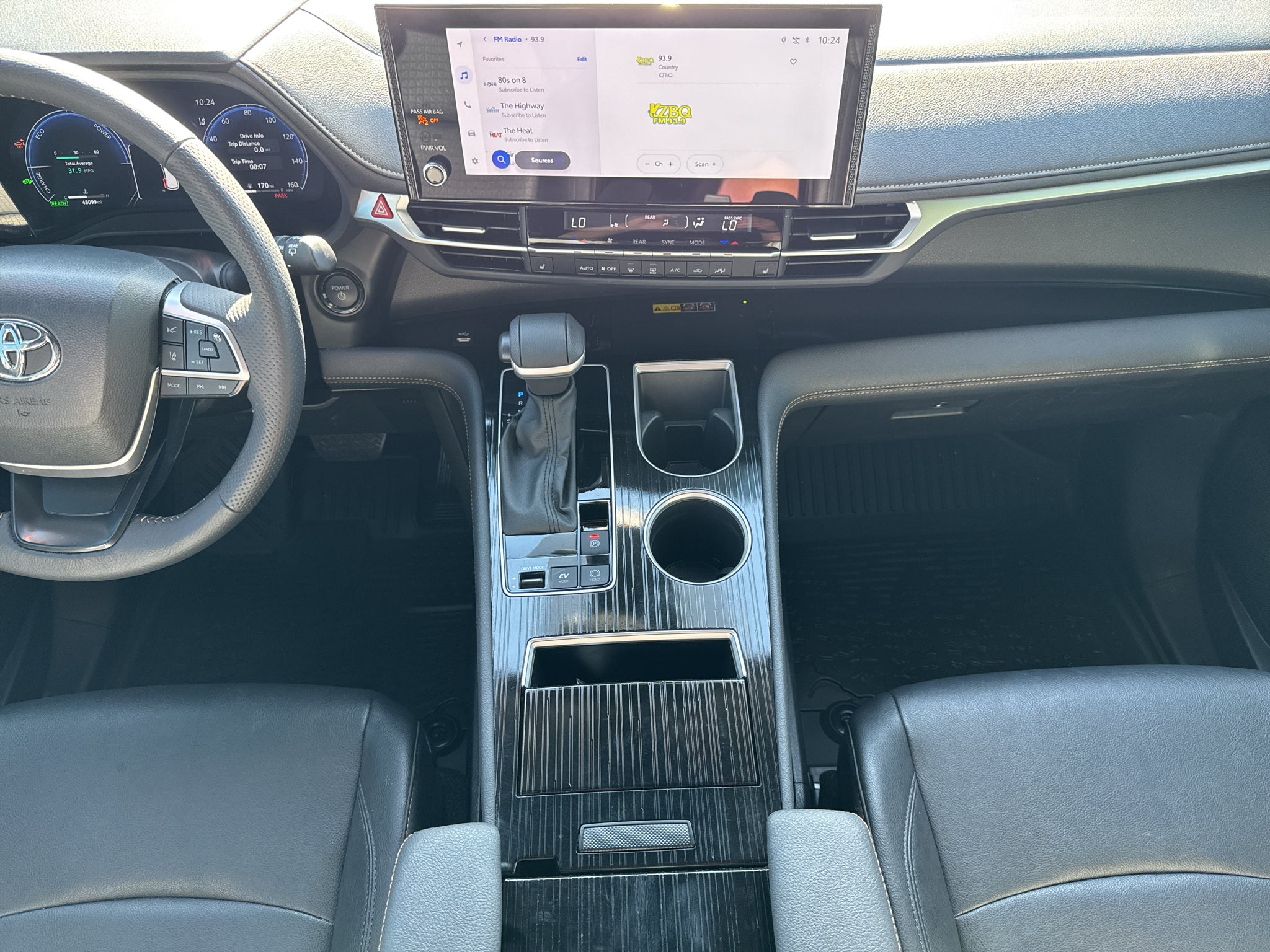 2025 Toyota Sienna Woodland Edition