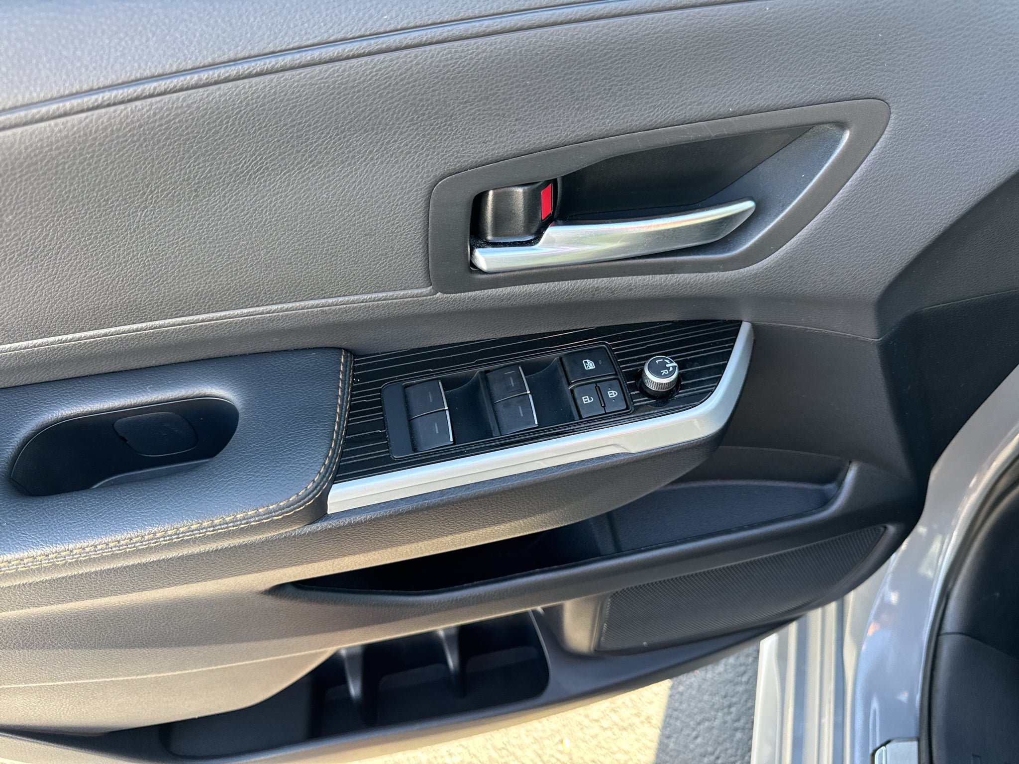 2025 Toyota Sienna Woodland Edition