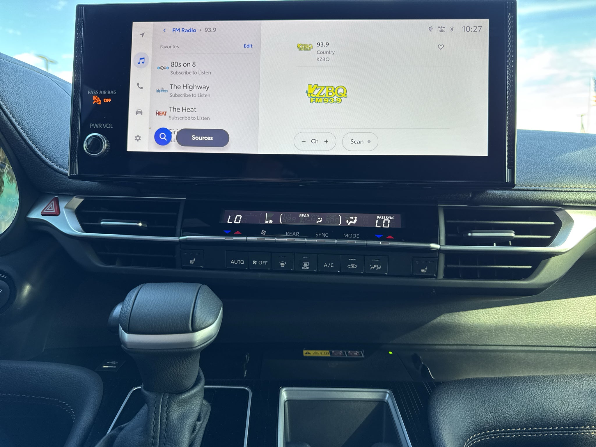 2025 Toyota Sienna Woodland Edition