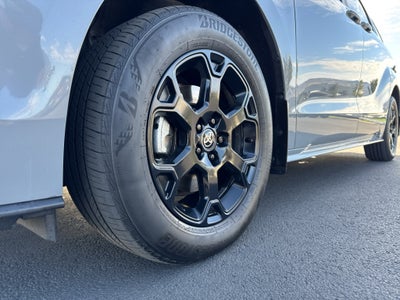 2025 Toyota Sienna Woodland Edition