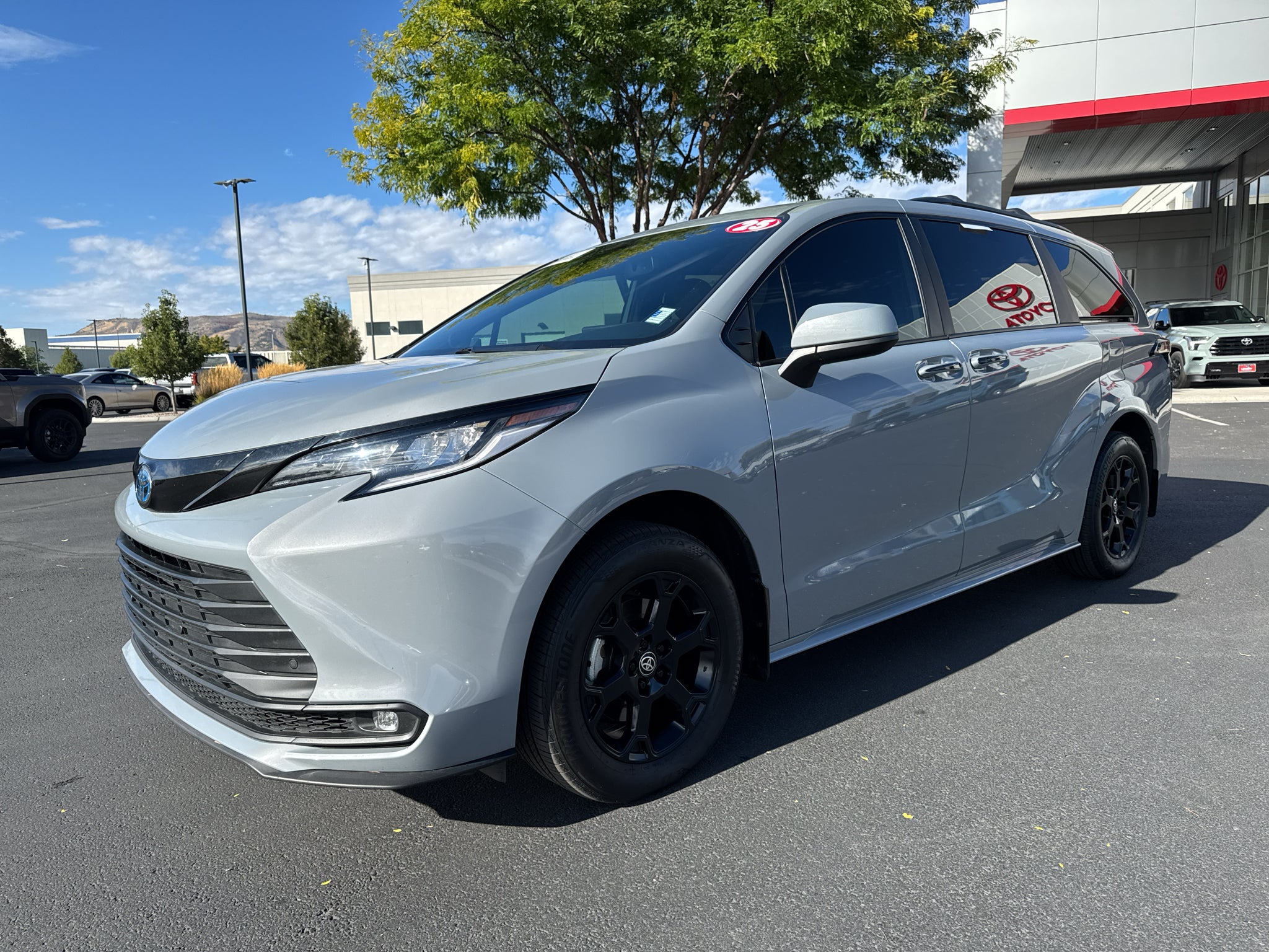 2025 Toyota Sienna Woodland Edition
