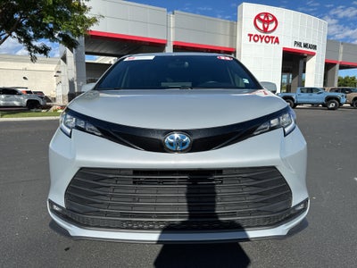 2025 Toyota Sienna Woodland Edition