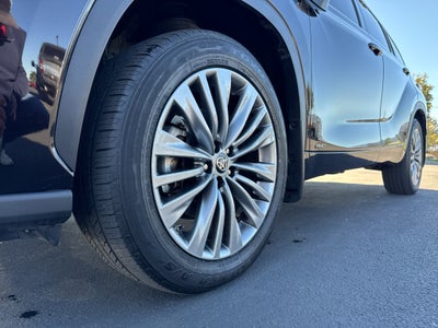 2022 Toyota Highlander Hybrid Hybrid Platinum