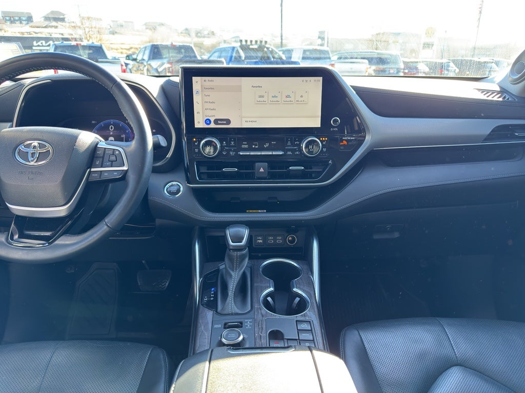 2023 Toyota Highlander Platinum