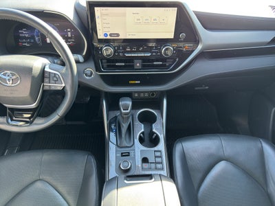 2023 Toyota Highlander Platinum