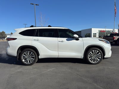 2023 Toyota Highlander Platinum