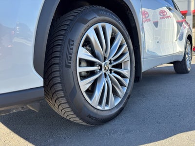 2023 Toyota Highlander Platinum