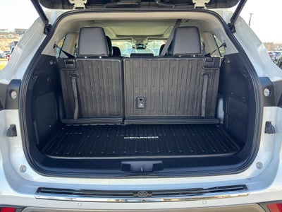 2023 Toyota Highlander Platinum