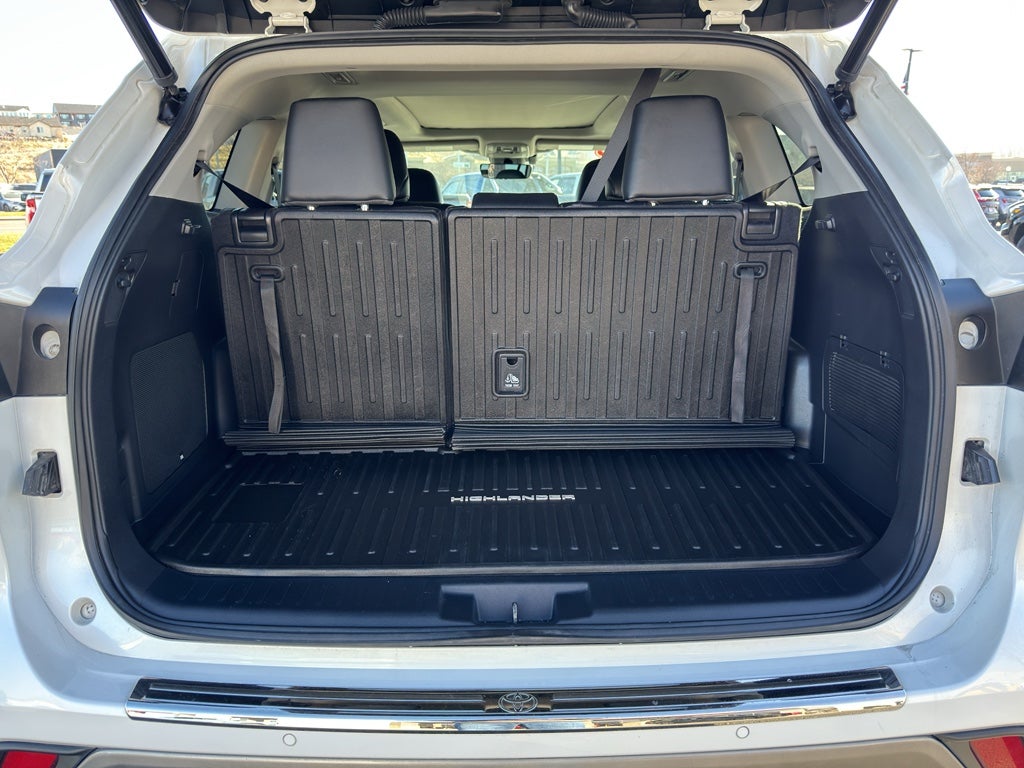 2023 Toyota Highlander Platinum