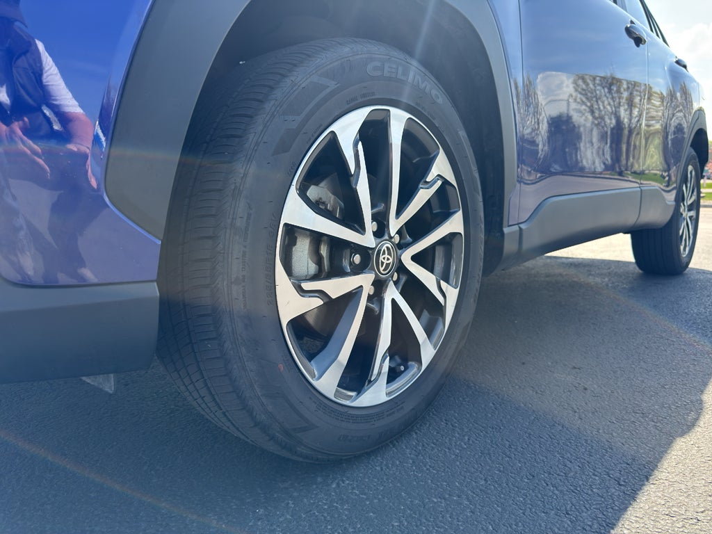 2025 Toyota Corolla Cross XLE