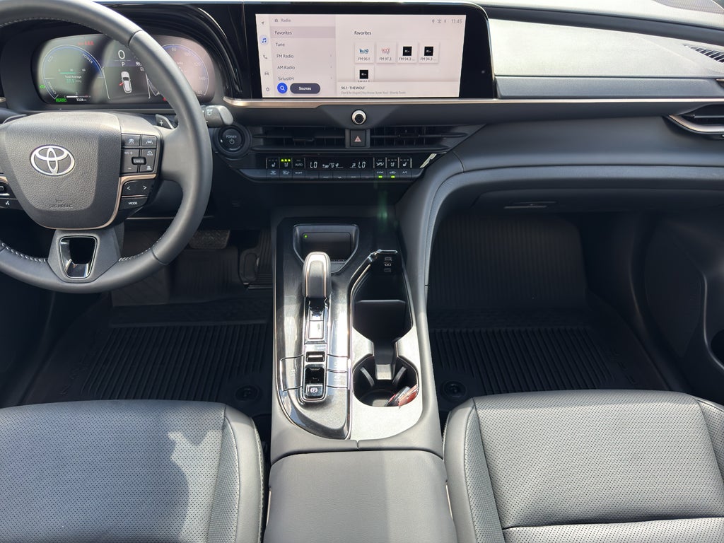 2025 Toyota Crown Signia XLE