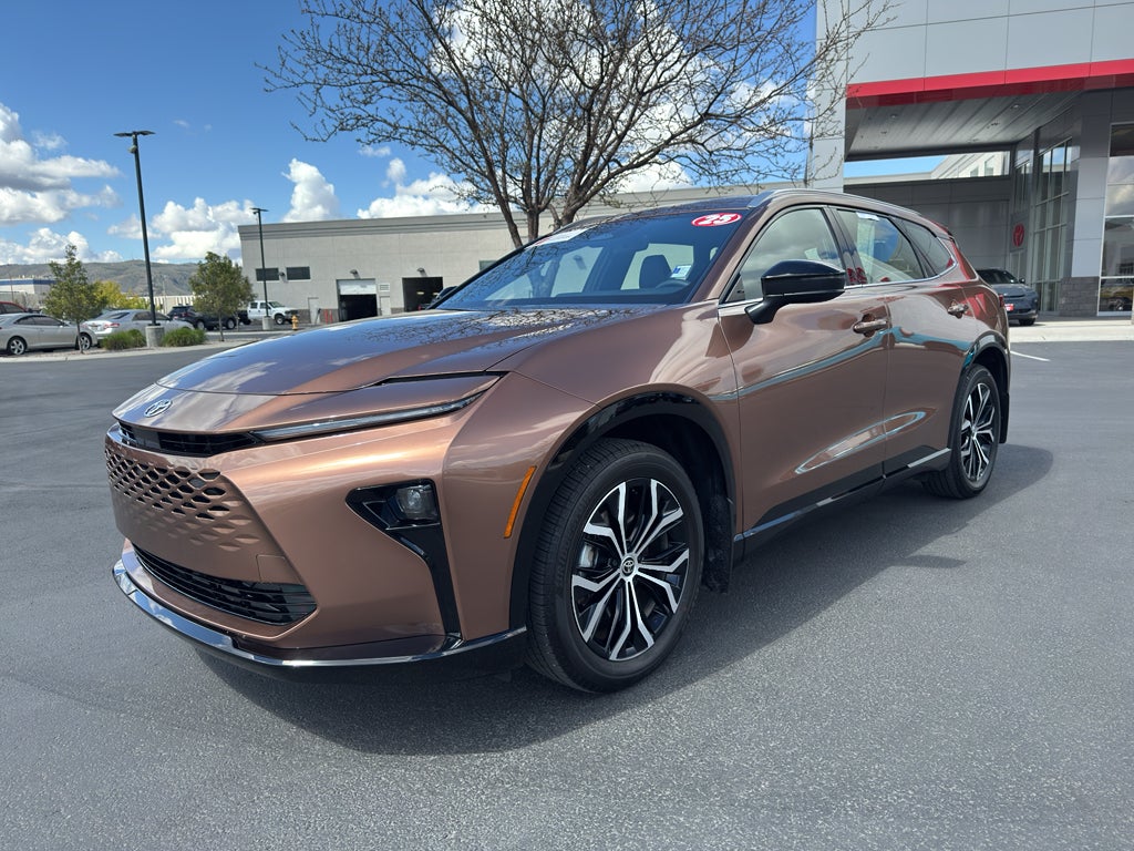 2025 Toyota Crown Signia XLE