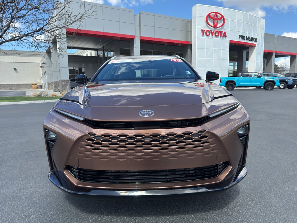 2025 Toyota Crown Signia XLE