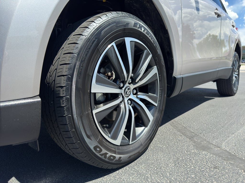 2022 Toyota Venza LE