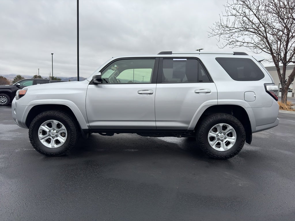 2022 Toyota 4Runner SR5