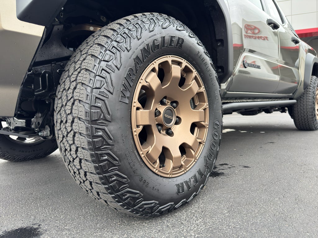 2026 Toyota Tacoma i-FORCE MAX Tacoma Trailhunter