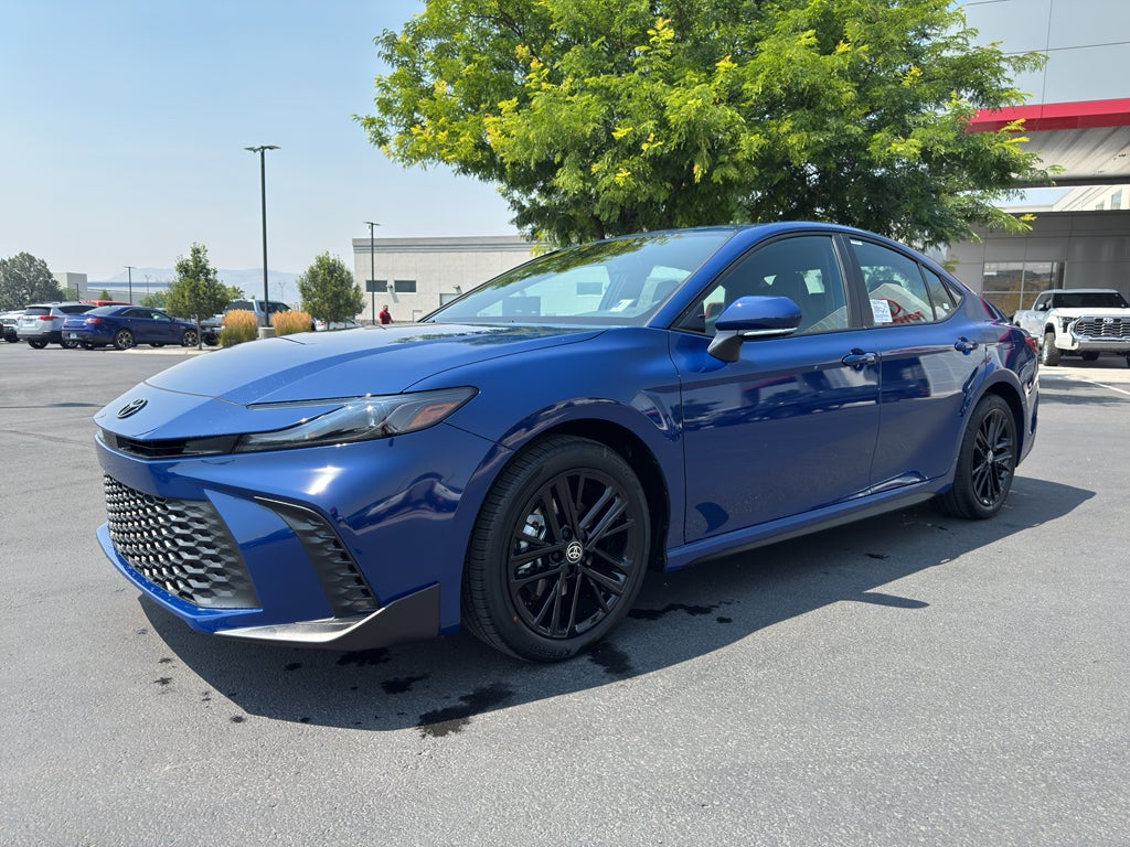 2026 Toyota Camry SE AWD
