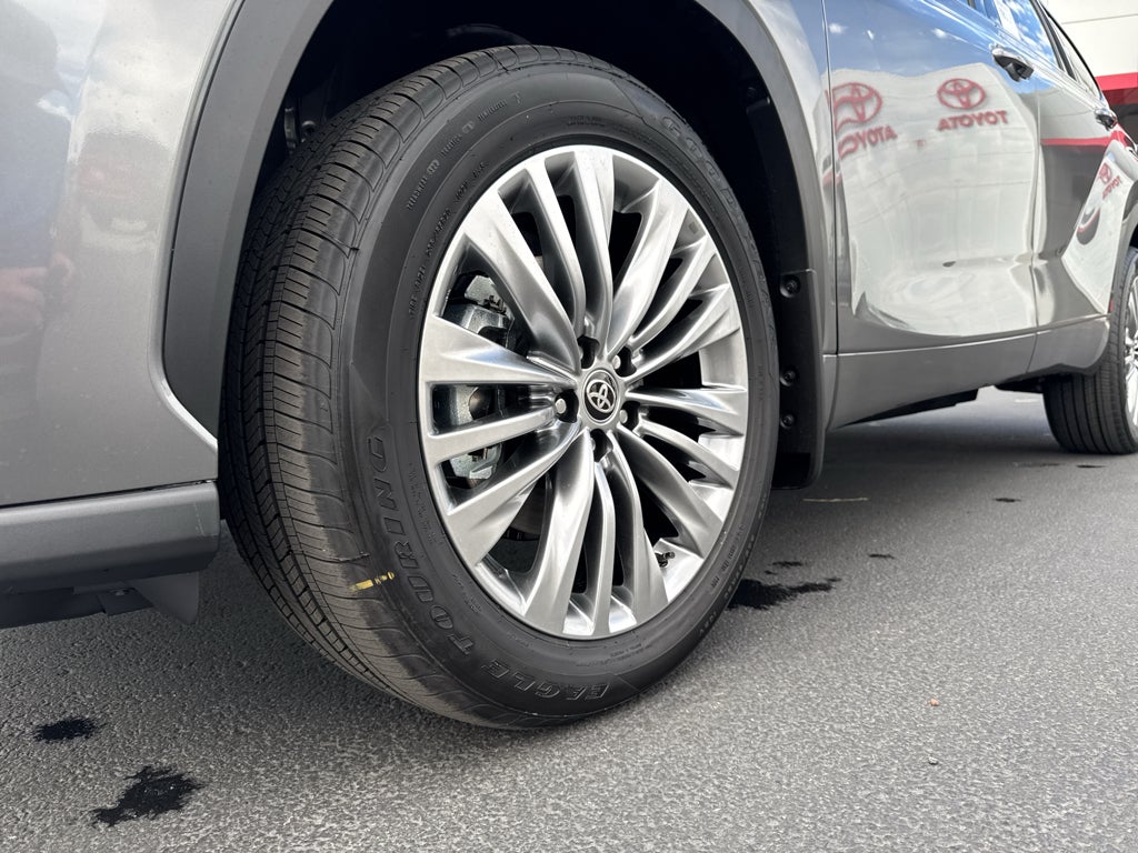 2026 Toyota Highlander Platinum