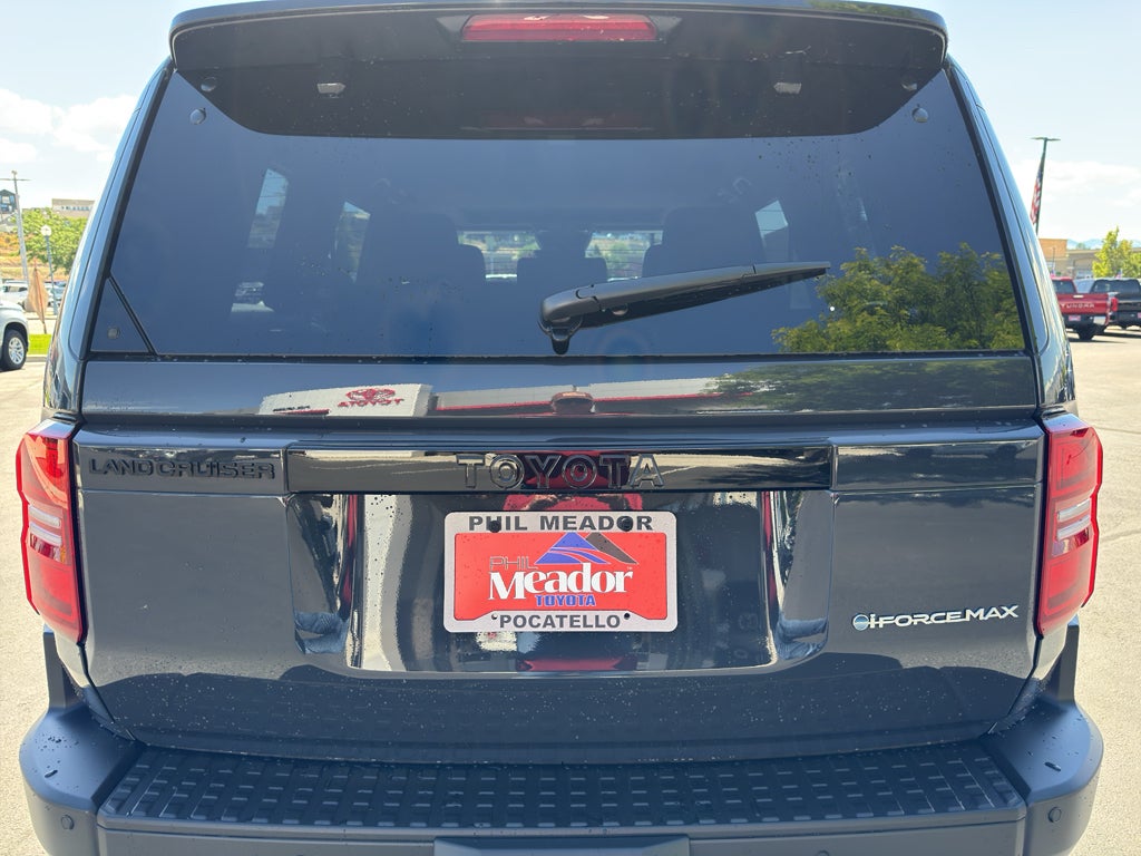 2027 Toyota Land Cruiser 4WD (Natl)