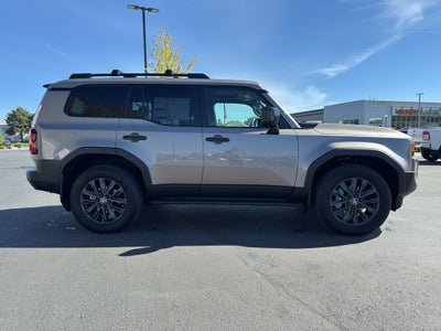 2027 Toyota Land Cruiser 4WD (Natl)