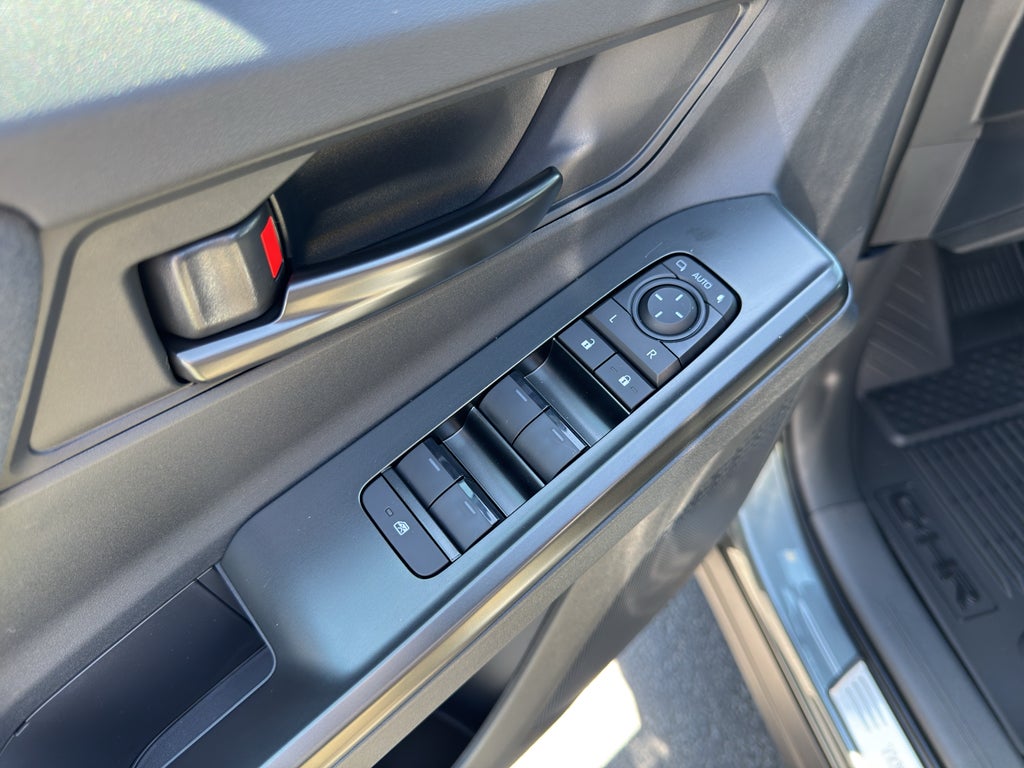 2026 Toyota C-HR SE