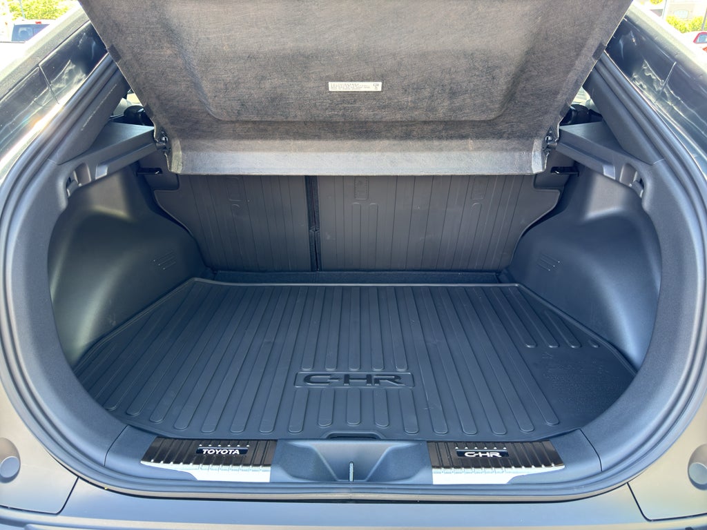 2026 Toyota C-HR SE